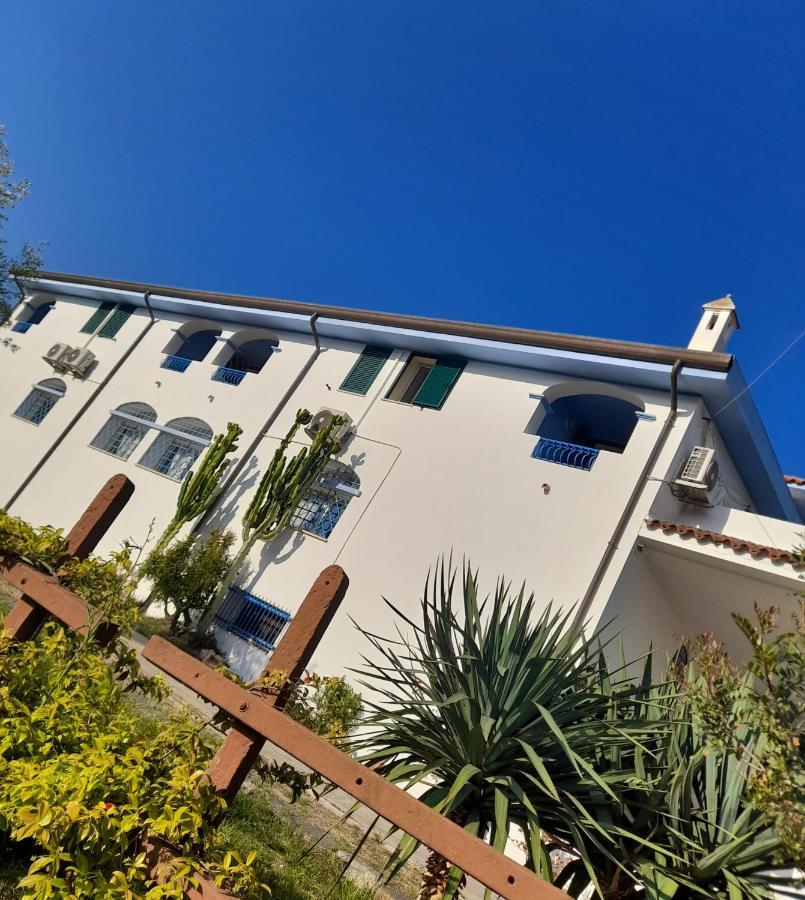 Agriturismo Palas De Serra Country Resort Onifai Kültér fotó
