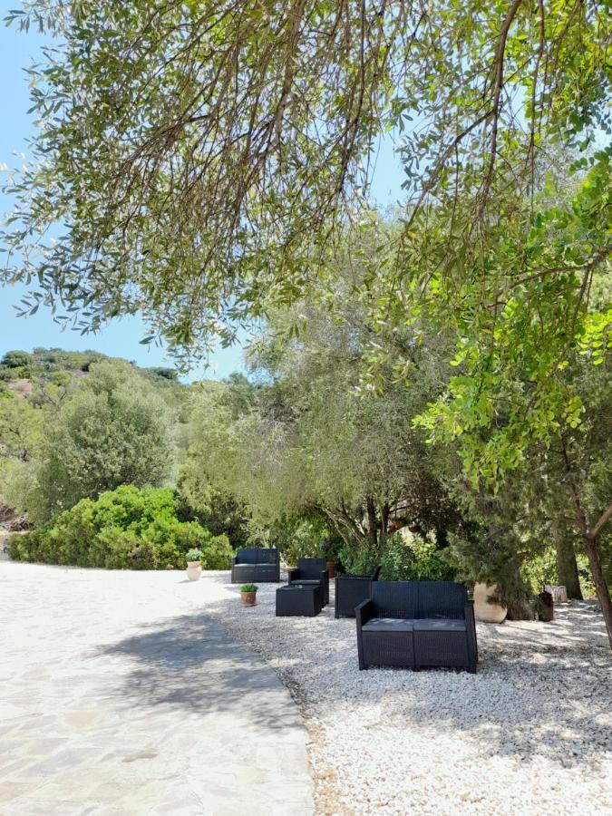 Agriturismo Palas De Serra Country Resort Onifai Kültér fotó