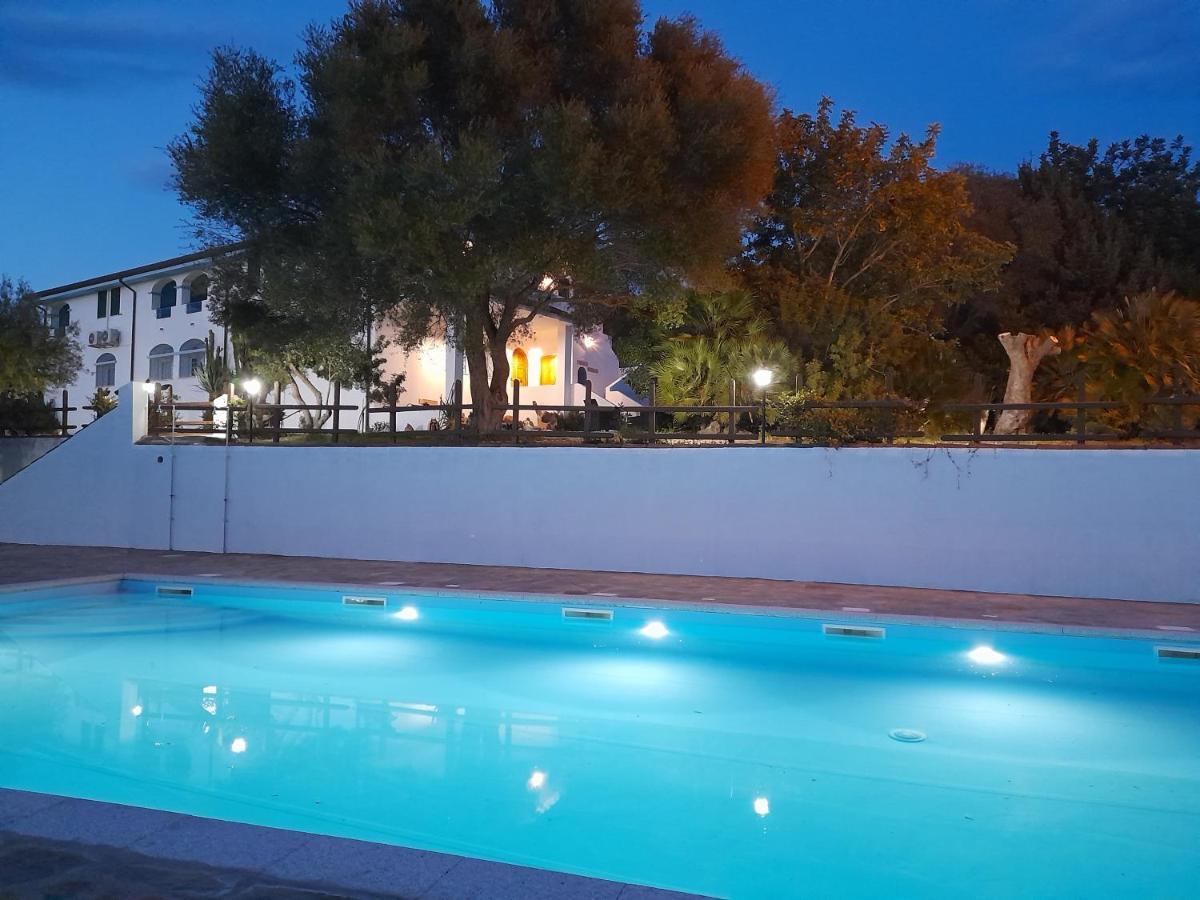 Agriturismo Palas De Serra Country Resort Onifai Kültér fotó