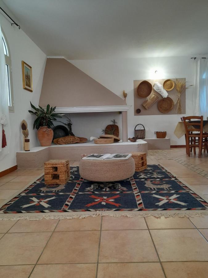 Agriturismo Palas De Serra Country Resort Onifai Kültér fotó