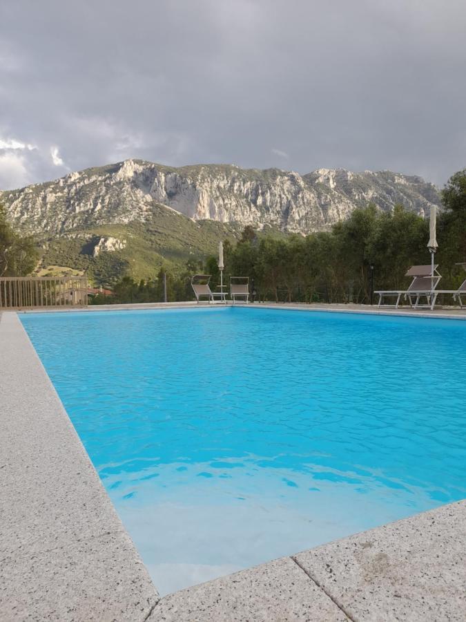 Agriturismo Palas De Serra Country Resort Onifai Kültér fotó