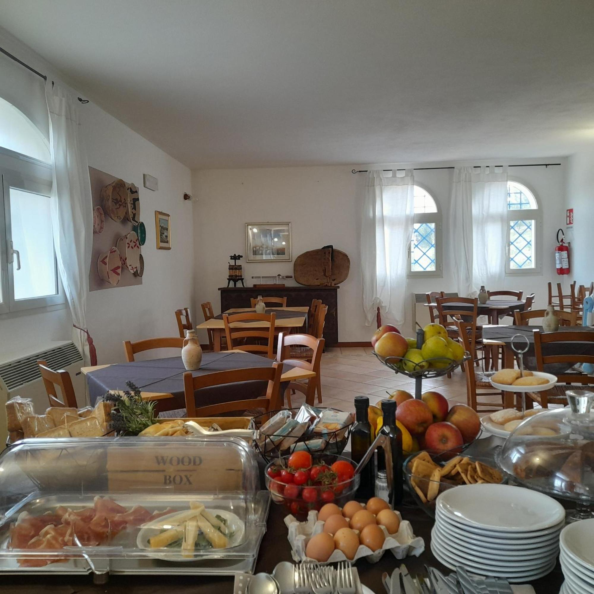 Agriturismo Palas De Serra Country Resort Onifai Kültér fotó